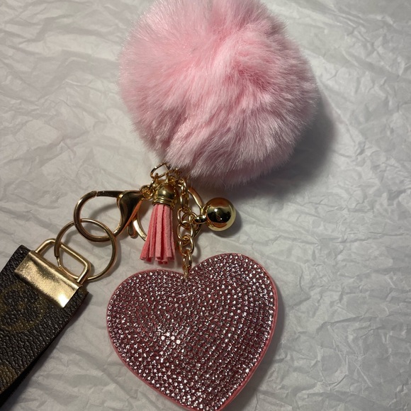 Upcycled Keychain Made from an authentic Louis Vuitton Handbag - Picture 7 of 7